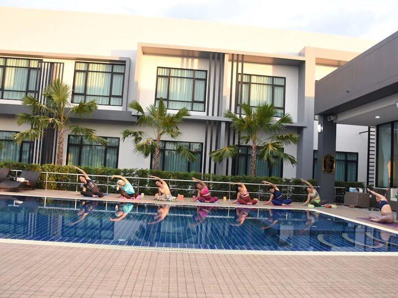 Eireann Boutique Hotel Prakhon Chai Ngoại thất bức ảnh