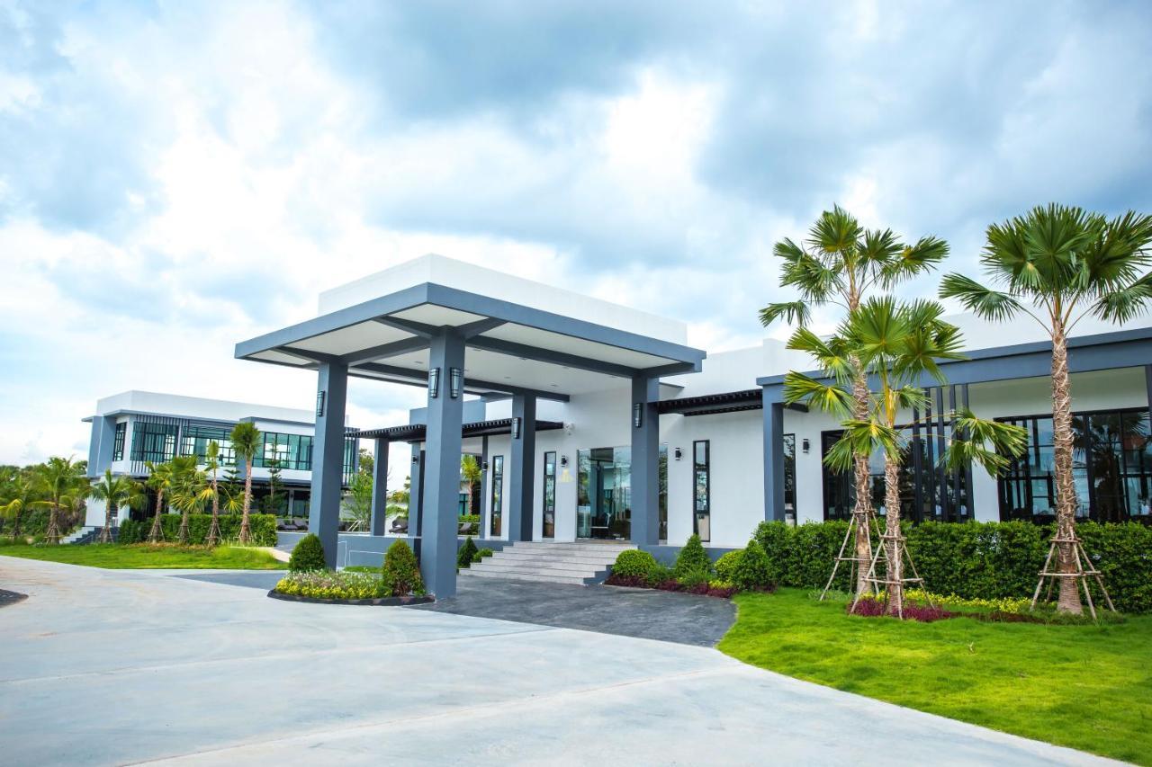Eireann Boutique Hotel Prakhon Chai Ngoại thất bức ảnh